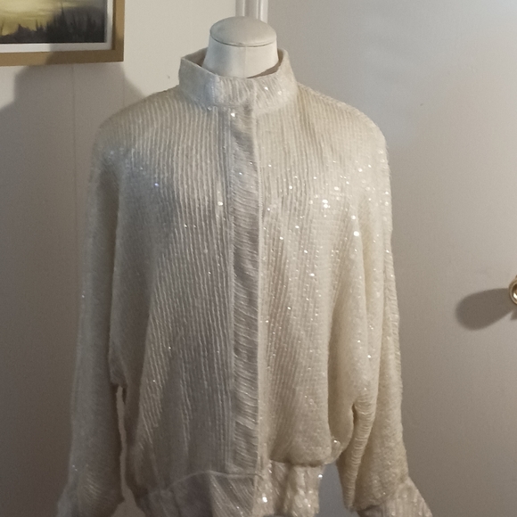 Cache silk jacket. - Picture 4 of 6